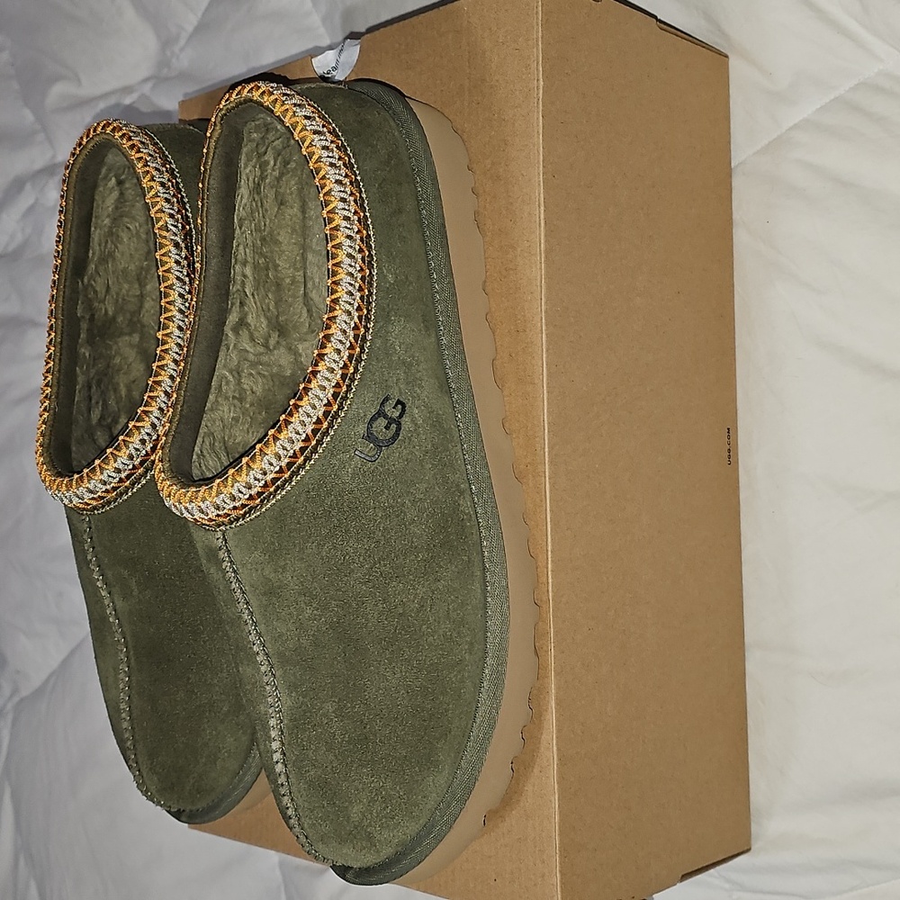 UGG W Tasman, BTOL!! Womens Sz 11, Like New Condition!! Moss Green